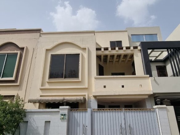 5-Marla Used House for sale