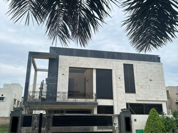 1-kanal House Prime location Jasmine Block in Bahria Town Lahore